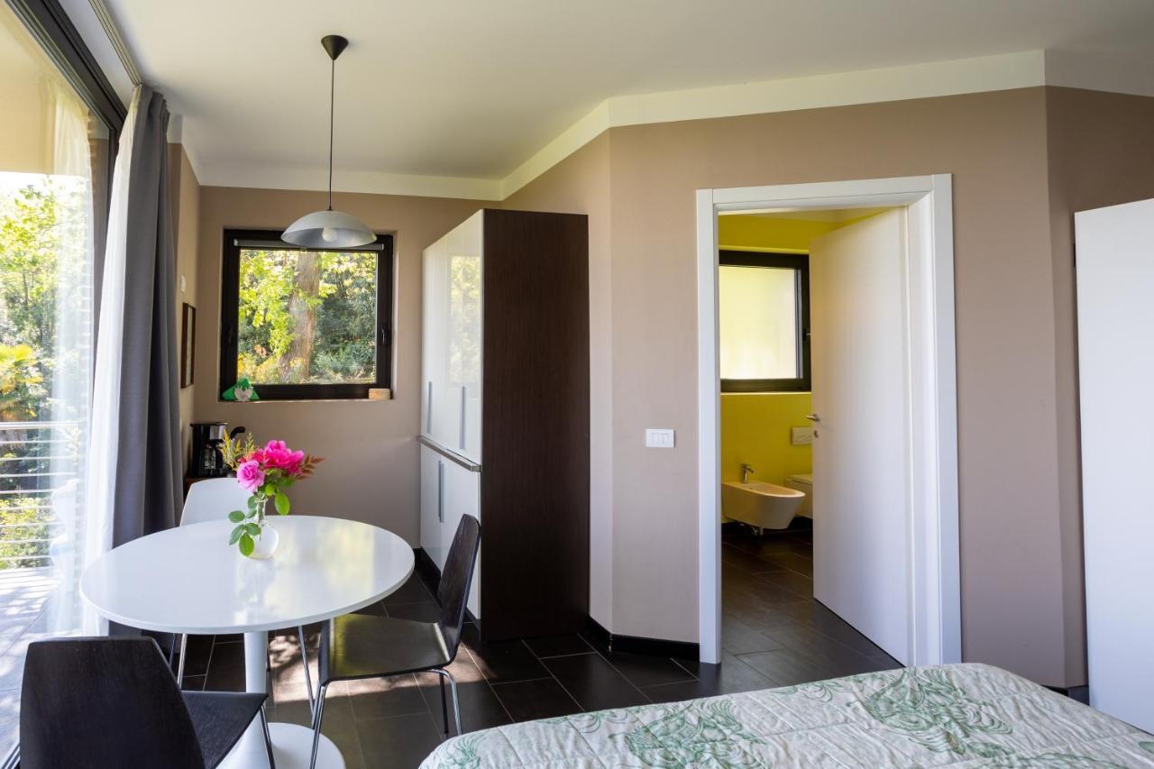 La Torretta Studios & Suite Lesa Exteriér fotografie